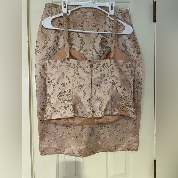 NWOT Kay Unger 2 Piece Beautiful Floral Top Blouse & Skirt Size 12 - Picture 2 of 12